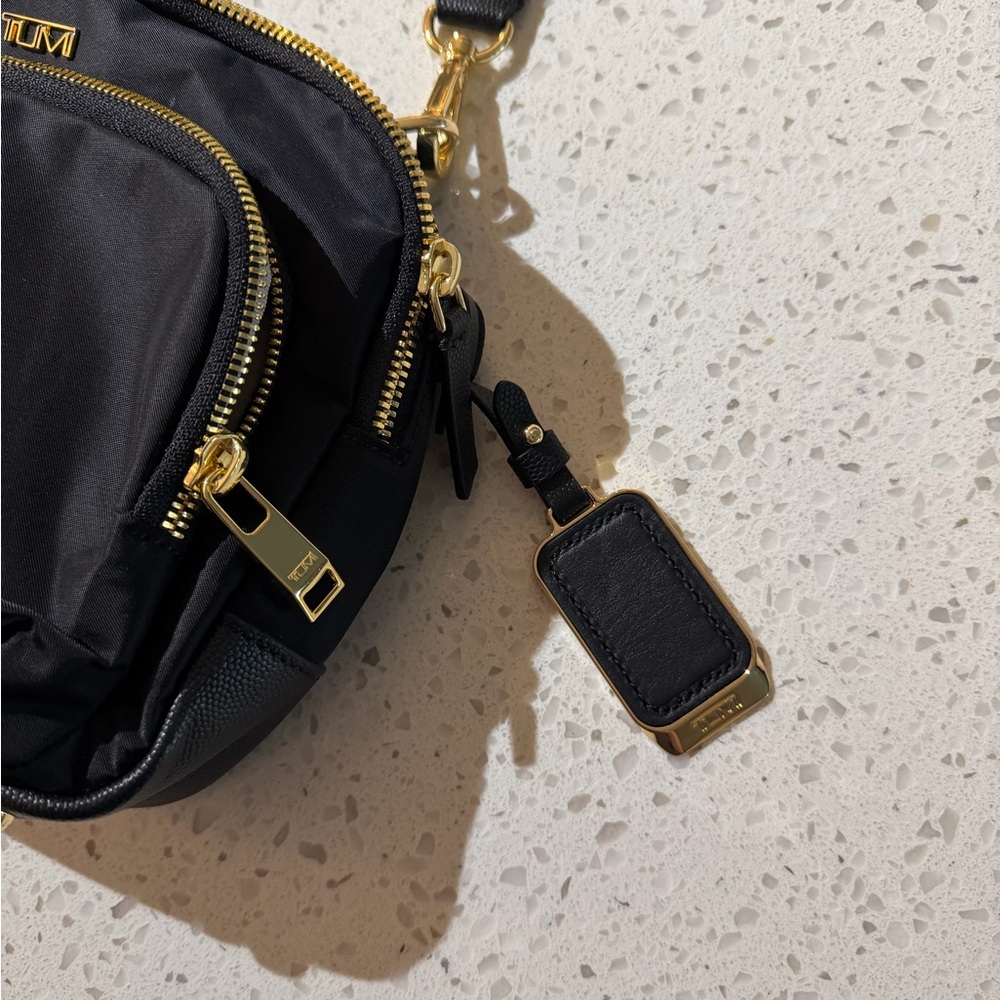 Tumi VOYAGEUR Teghan Crossbody - Picture 5 of 10